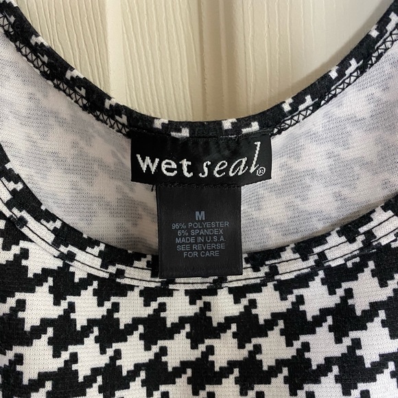 Fitted dress - Picture 3 of 3